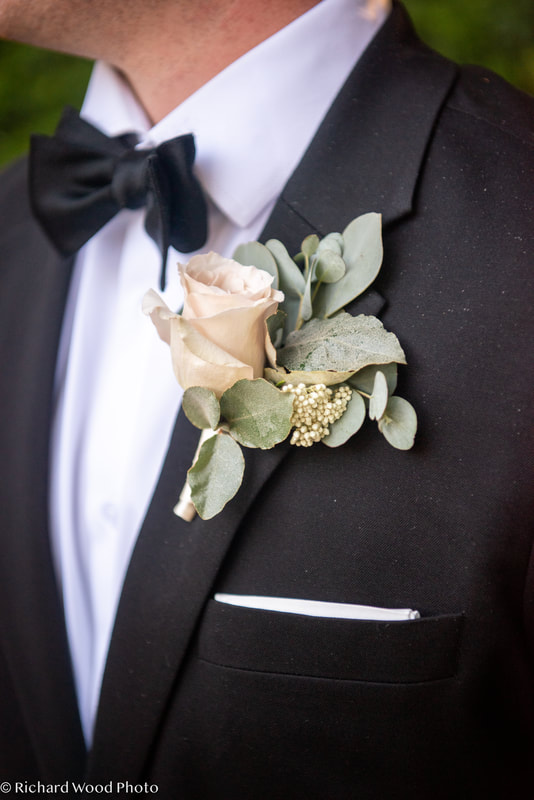 ivory rose boutonniere