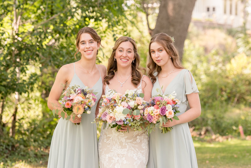 summer bride with her bridesmaids