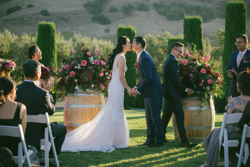 intimate wedding ceremony at Viansa Winery
